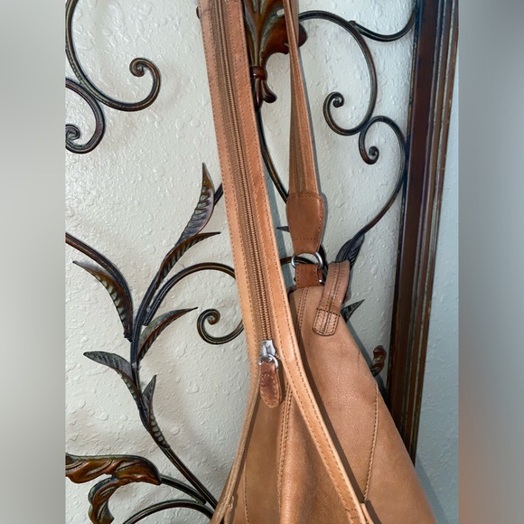 NATURALIZER Leather Hobo Backpack - Picture 4 of 16